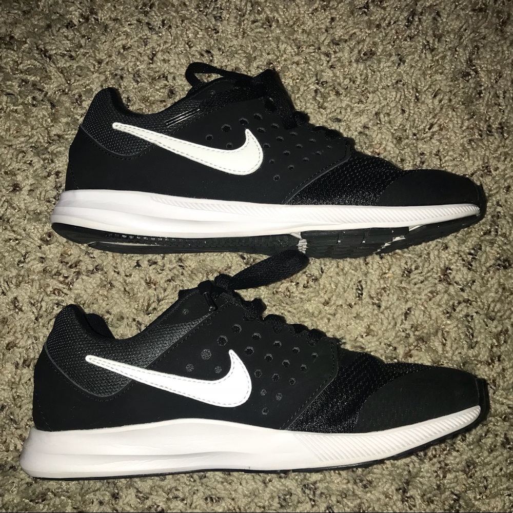 Youth Nike Downshifter. GREAT CONDITION!